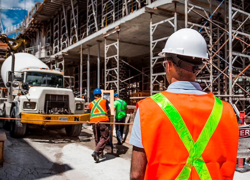 Contratação de profissionais para o setor da construção civil deve seguir aquecida em 2025
