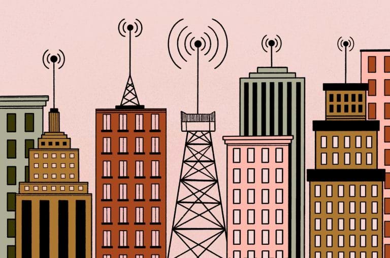 Para 5G, é preciso modernizar leis municipais de antenas “no atacado”, recomenda Abrintel