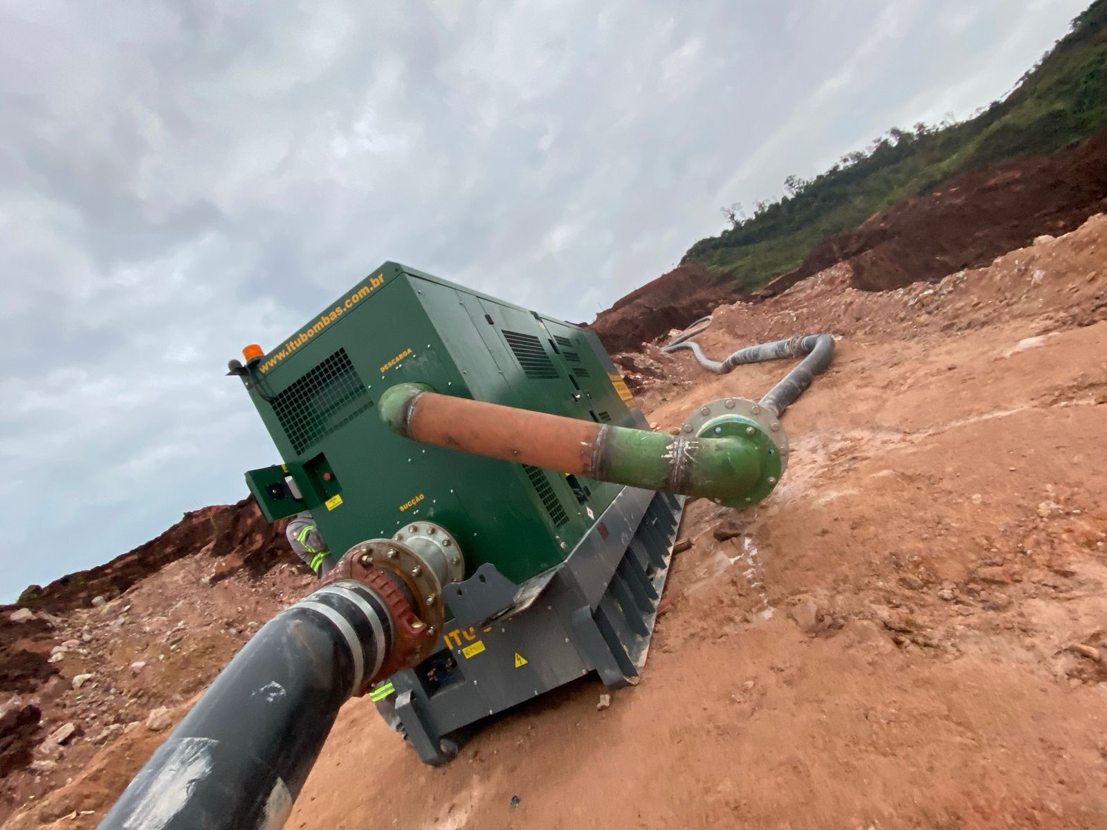 Mineradora conta com suporte especializado para controle de barragem