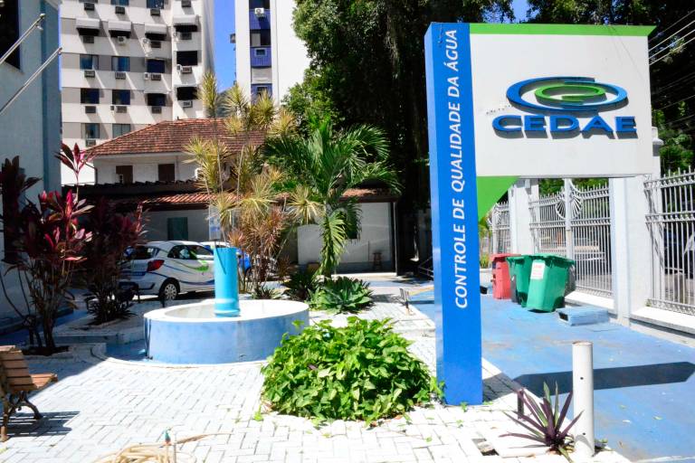 Leilão da Cedae, maior concessão de saneamento do Brasil, arrecada R$ 22,7 bi e supera projeções; autoridades comemoram