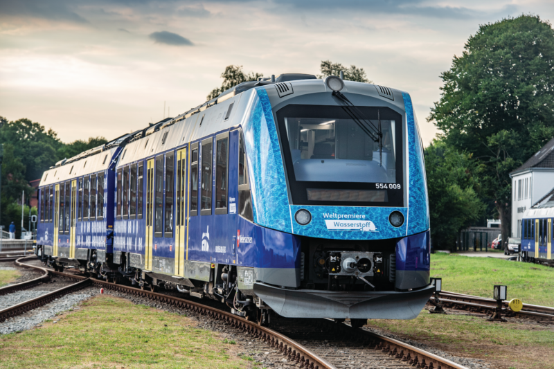 Primeiro trem movido a hidrogênio do mundo começa a operar