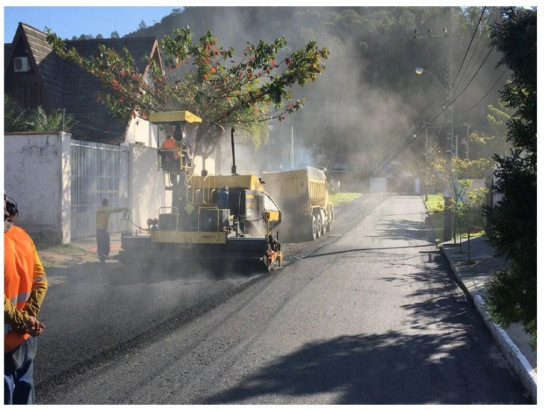 ‘Asfalto morno’ já supera 30% do total aplicado nas ruas e avenidas de Porto Alegre