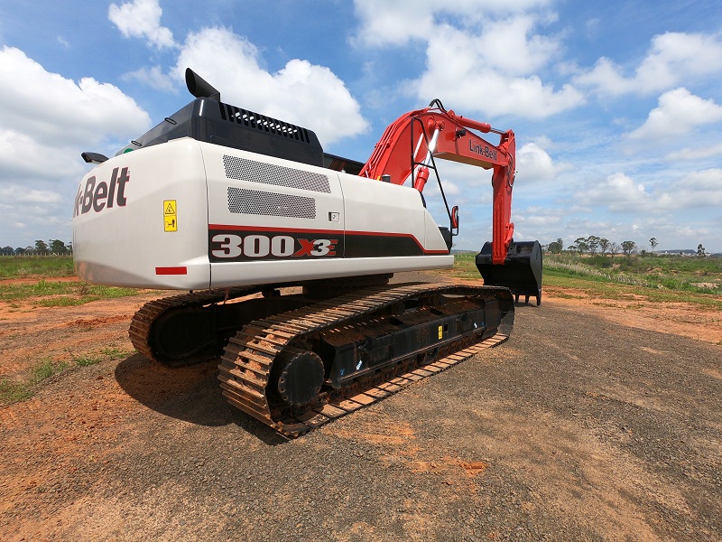 Especialista destaca os diferenciais das escavadeiras Link-Belt para obras rodoviárias