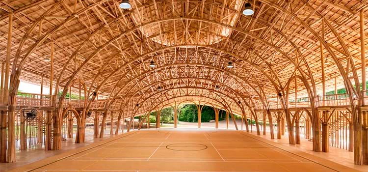 Centro Esportivo na Tailândia é inteiramente feito em bambu
