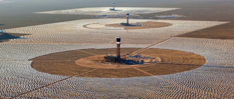 Maior usina solar do mundo começa a gerar eletricidade