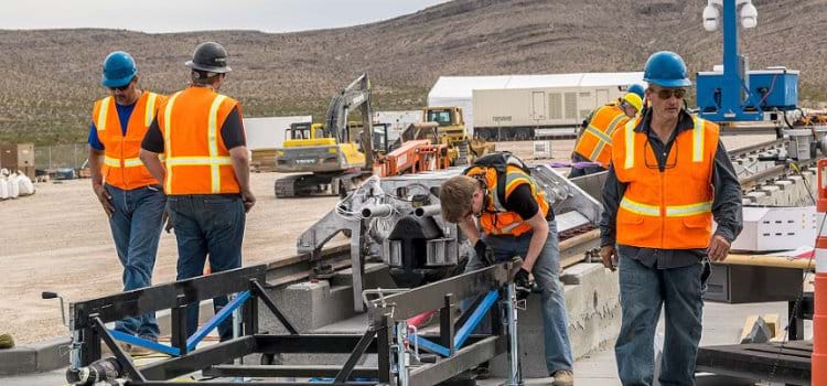 Hyperloop: transporte do futuro em concreto especial
