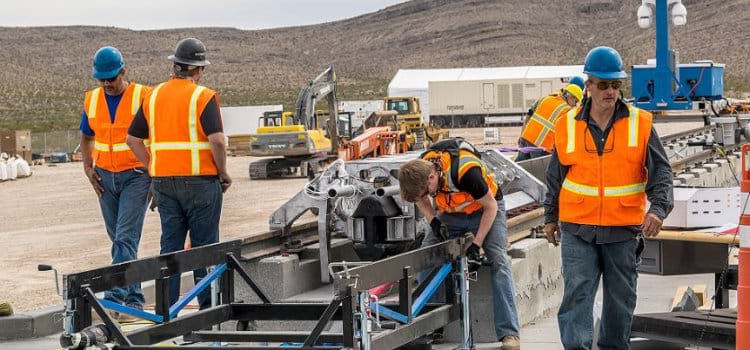 Hyperloop: transporte do futuro em concreto especial