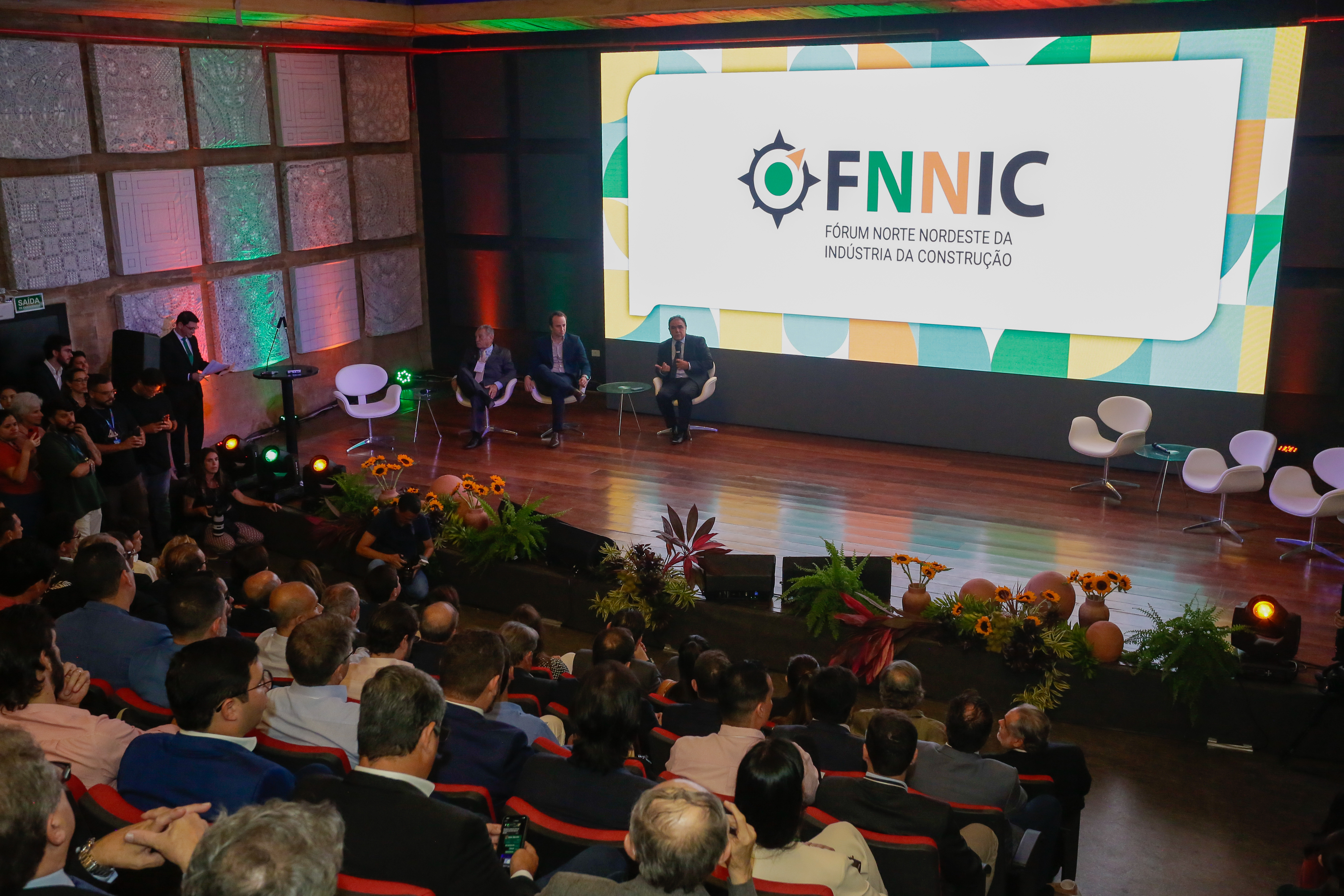 Fórum Norte e Nordeste da Indústria da Construção reúne autoridades e políticos no Tocantins com foco em desenvolvimento, habitação e sustentabilidade