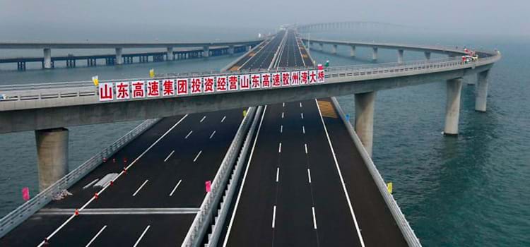China inaugura maior ponte – sobre a água – do mundo