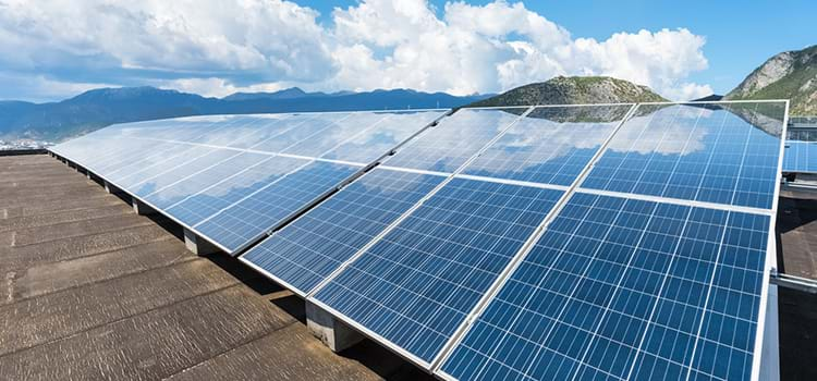 Brasil chega a marca de 1 GW de potência gerada por energia solar