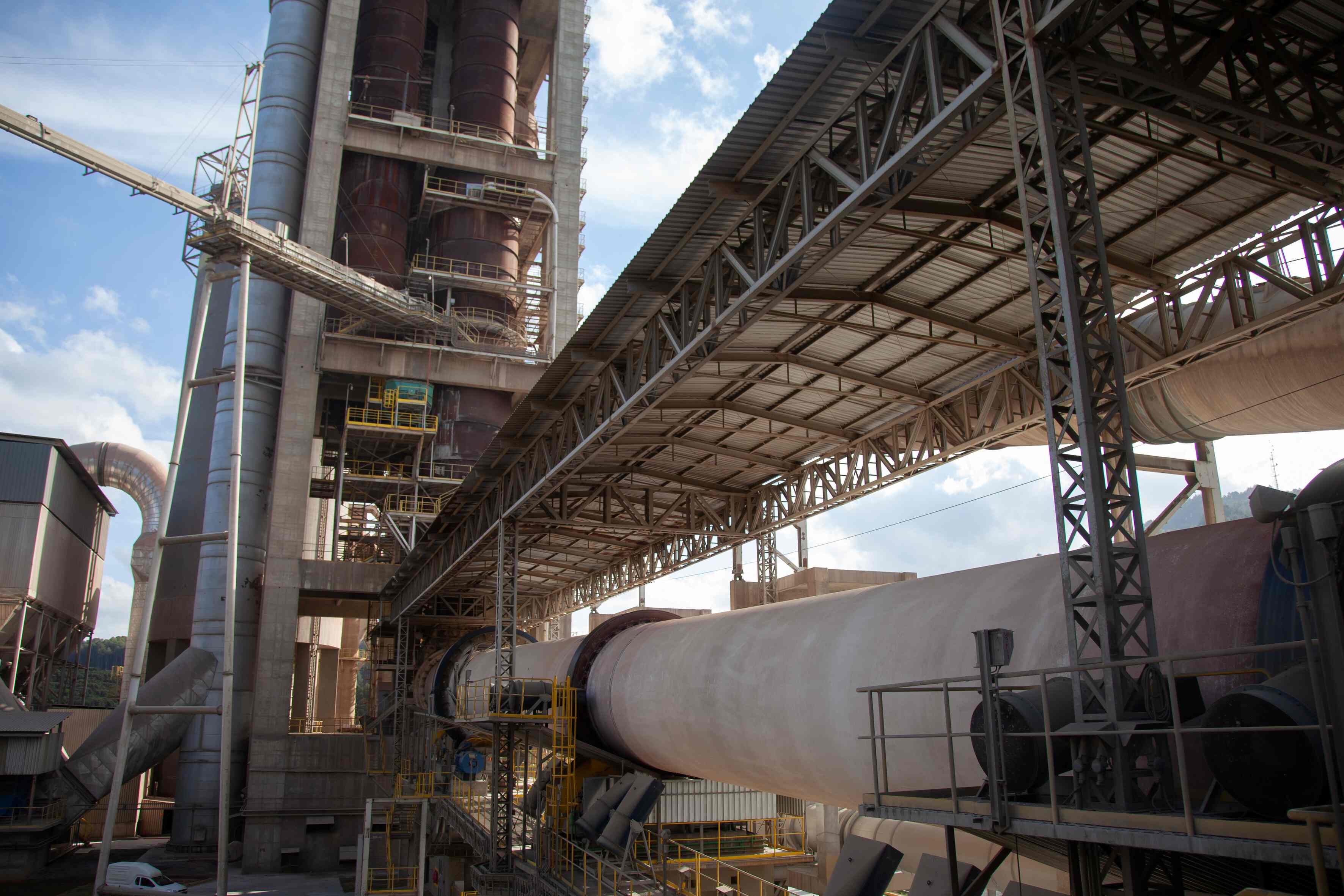 Votorantim Cimentos conquista declaração ambiental para 17 produtos no Brasil