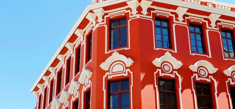 Projeto pretende instalar QR codes em edifícios históricos de Curitiba com detalhes das obras