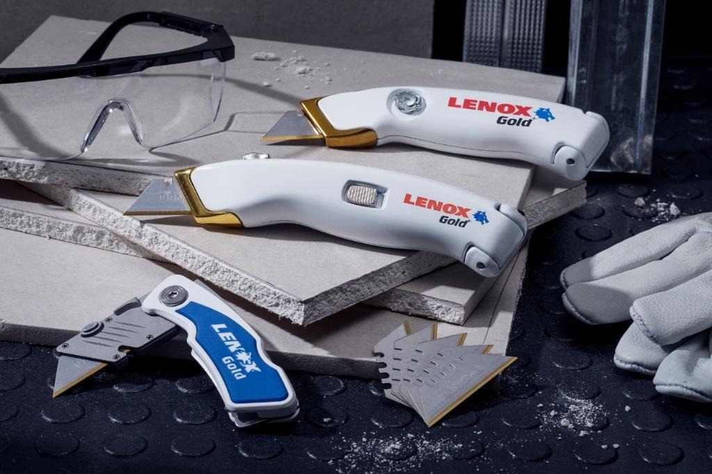 Resistentes e afiados: conheça os estiletes utilitário e dobrável da LENOX