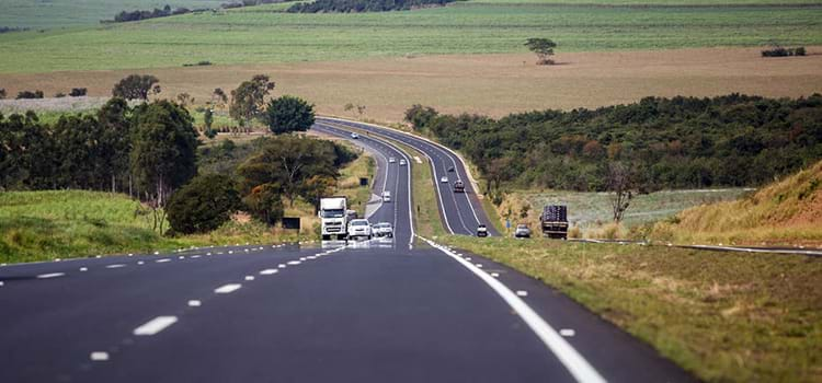 Empresas buscam alternativas a BNDES para financiar projetos em infraestrutura