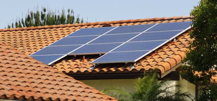 Energia solar pode ter desoneração, mas acesso a equipamento ainda é desafio