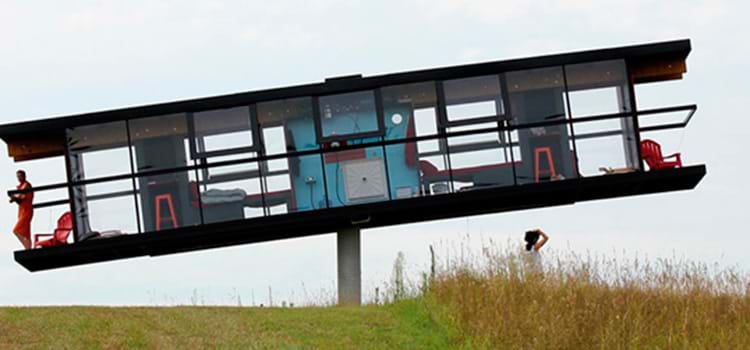 Essa casa com ares de instalação artística é capaz de se mover em até 360º