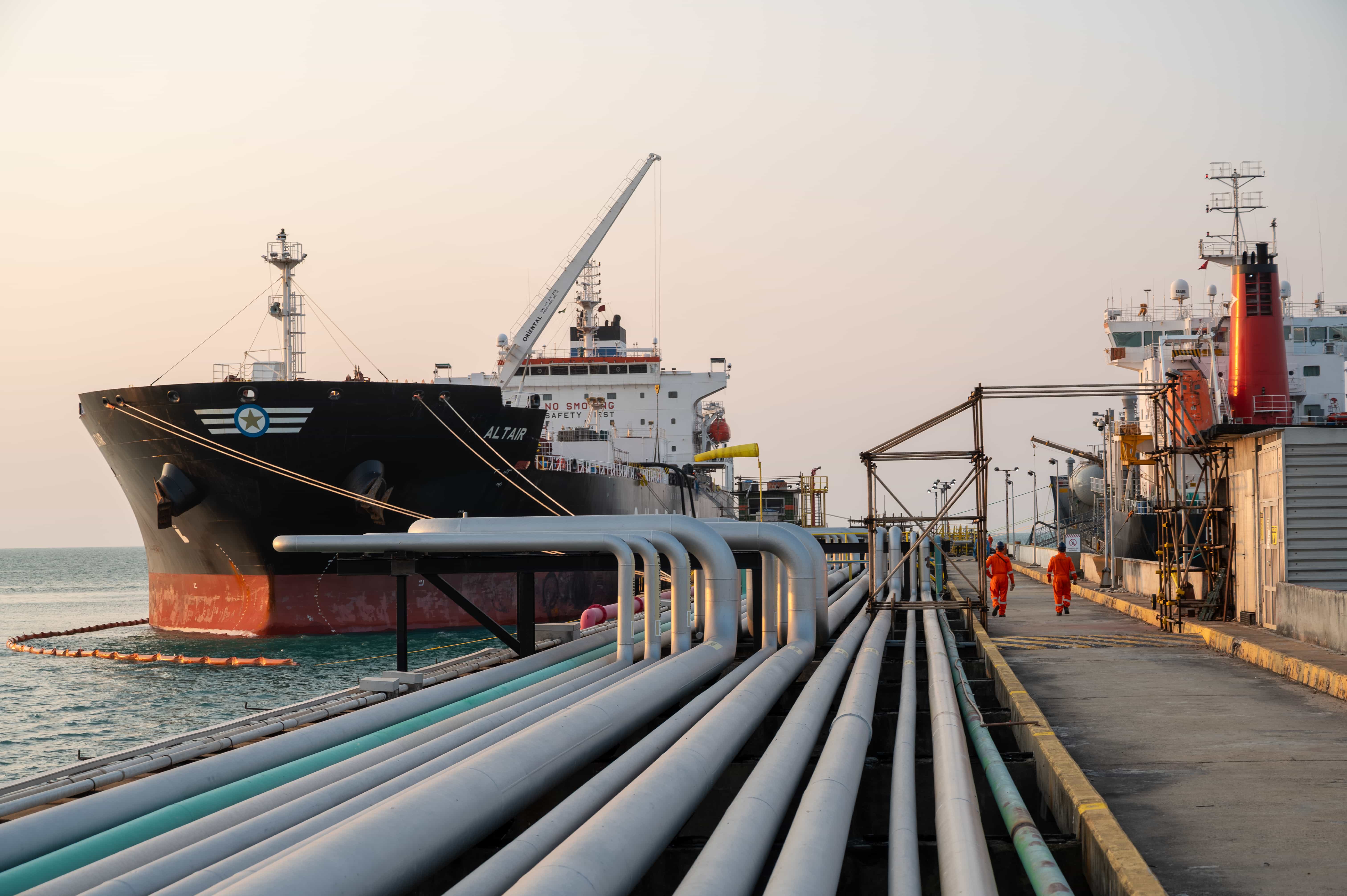 Transporte de contêineres por cabotagem pode reduzir em até 8,2% as emissões do setor, aponta CNI 