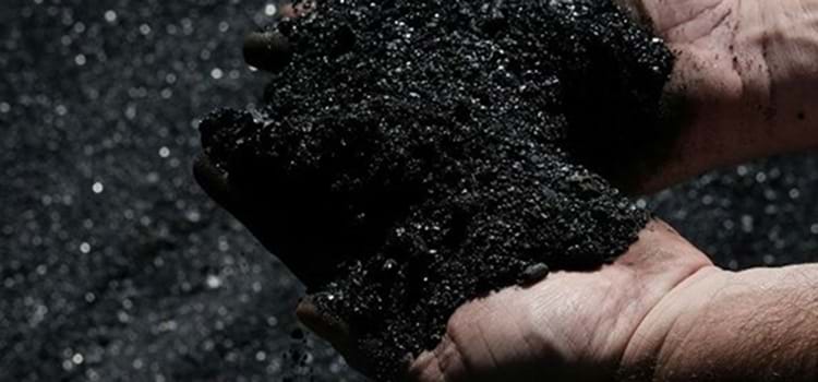 Komatsu reduz exposição ao carvão