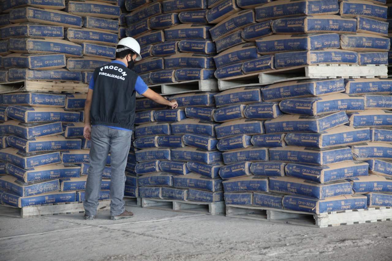 Vendas de cimento têm queda acumulada no ano