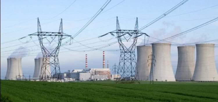  Indústria chama energia nuclear de limpa e quer triplicar usinas no mundo